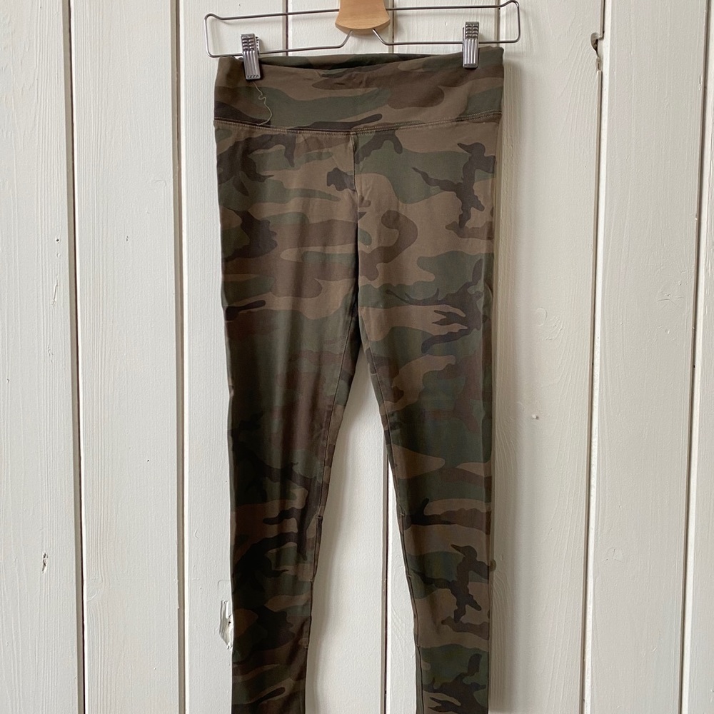 TNA camo leggings